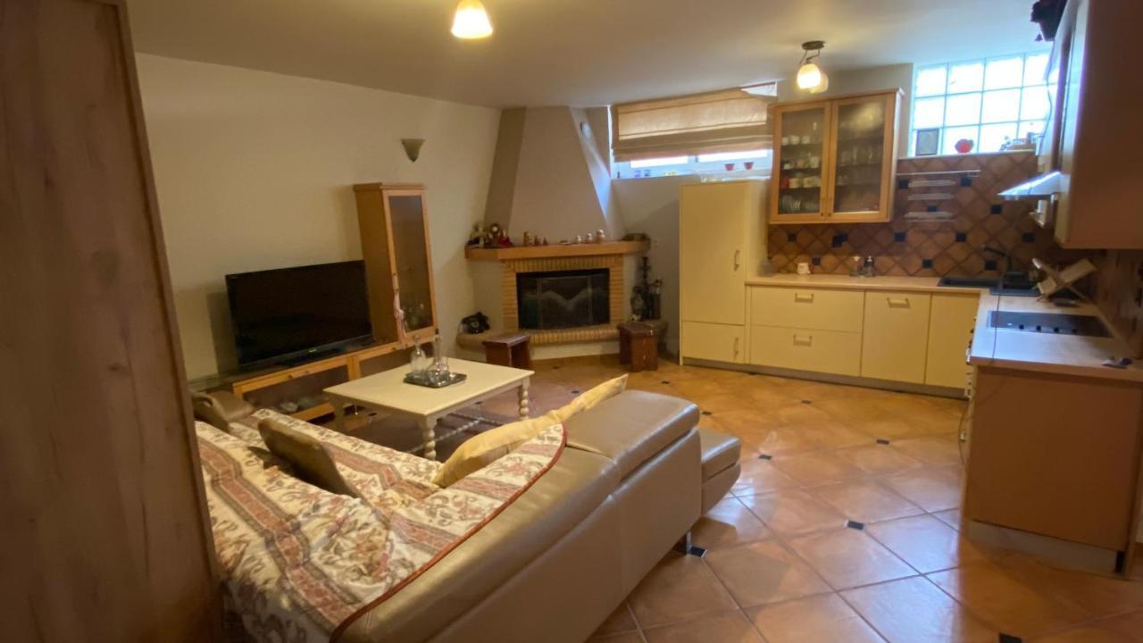 Seaside Family Apartment - Kalamata Farai Экстерьер фото